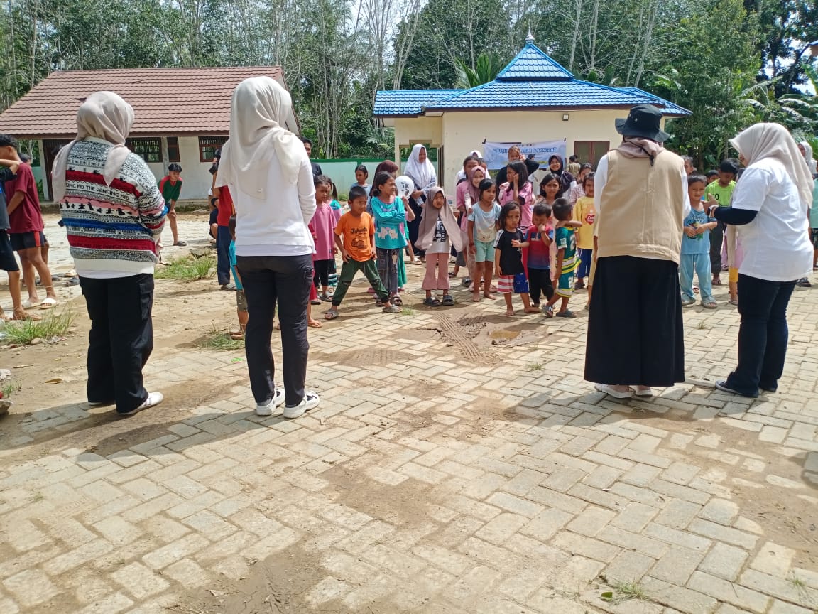 Trauma Healing Pulihkan Senyum Warga Gunung Batu