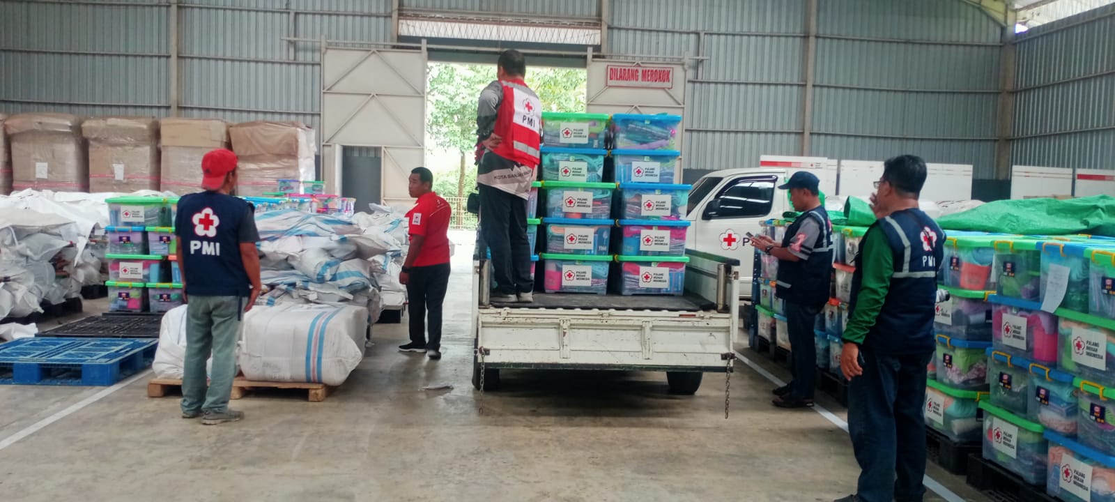 PMI Balangan Gerak Cepat Salurkan Bantuan Banjir