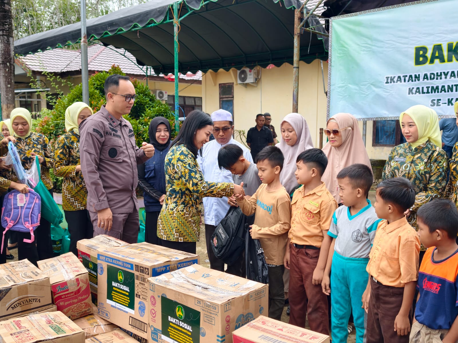 IAD Kalsel Turun Tangan Bantu Korban Banjir Balangan, Anak Sekolah Jadi Perhatian Khusus