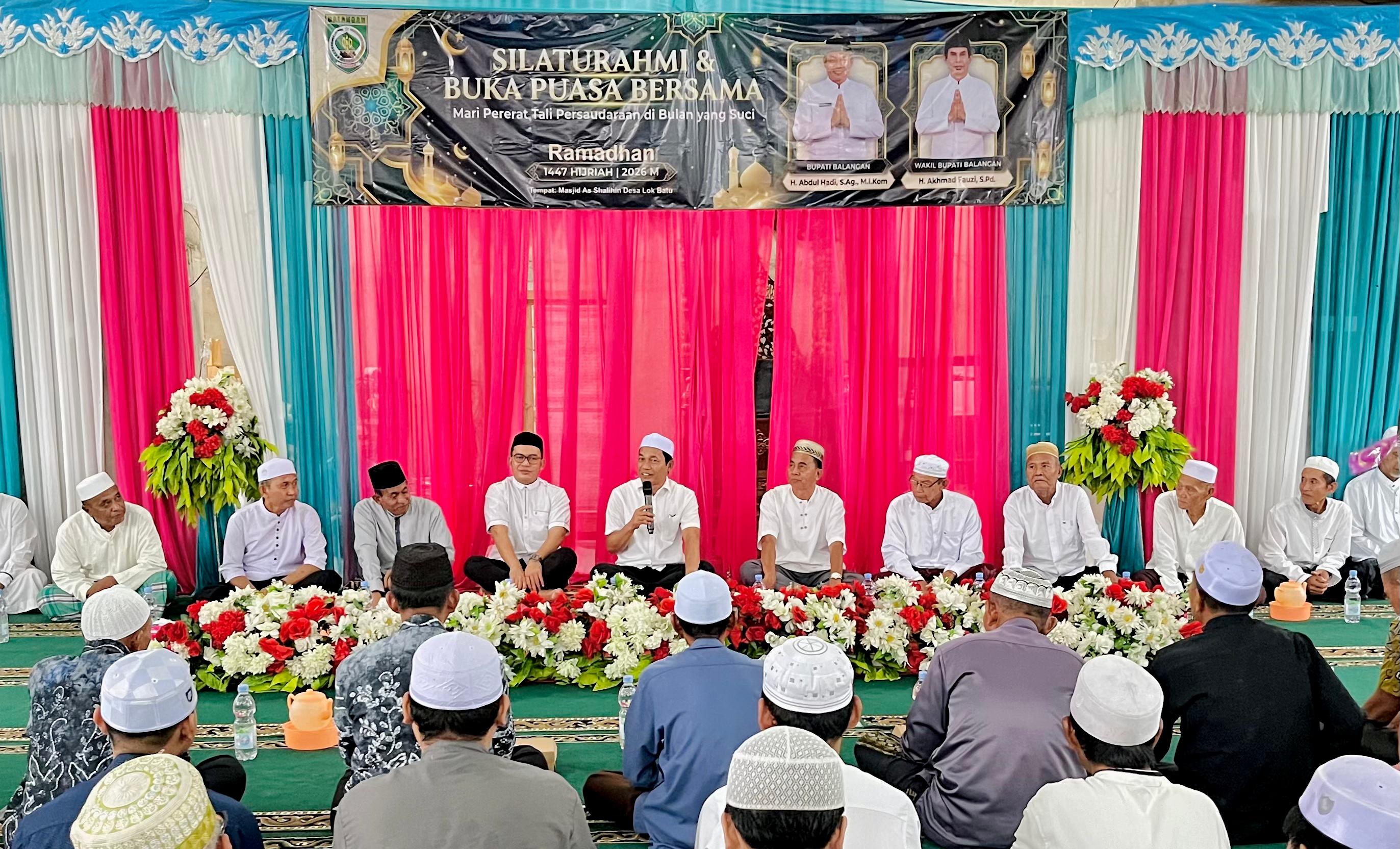 Bupati Balangan Pererat Silaturahmi dan Buka Puasa Bersama Warga Lok Batu