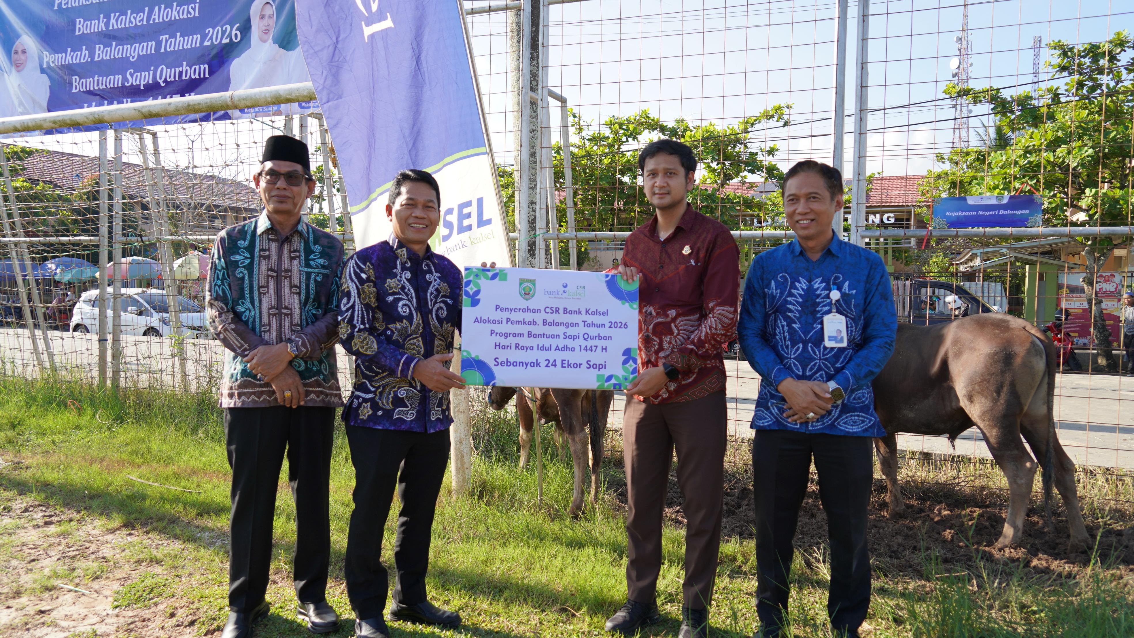 Sambut Iduladha 1447 H, Bupati Balangan Bagikan 24 Sapi Kurban CSR