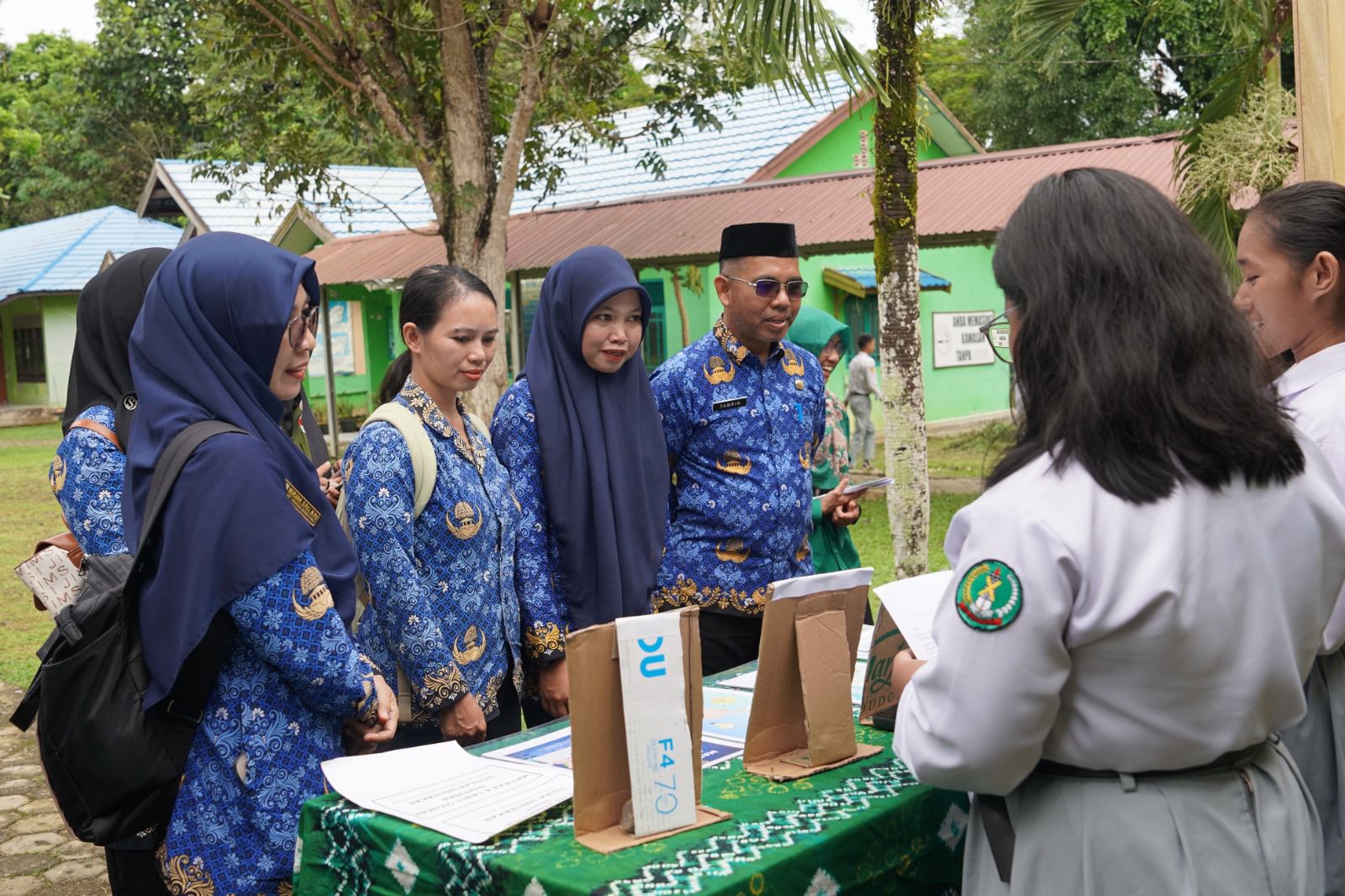 Perkuat Program Adiwiyata, DPLH Balangan Ajak 26 Sekolah Studi Tiru ke SMA Negeri 1 Tanta