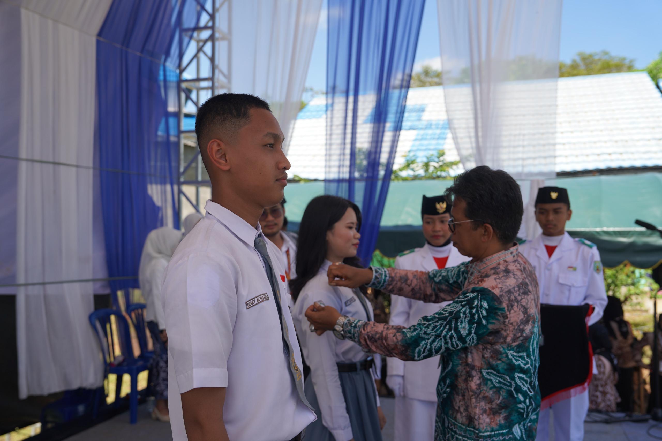 Hadiri Pelepasan Siswa SMANDUPA, Kadisdikbud Ajak Manfaatkan Program 1.000 Sarjana