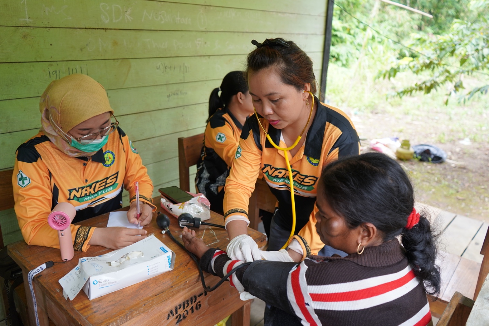 Layanan Gratis Terobos Gunung, Warga Ambata Menyerbu