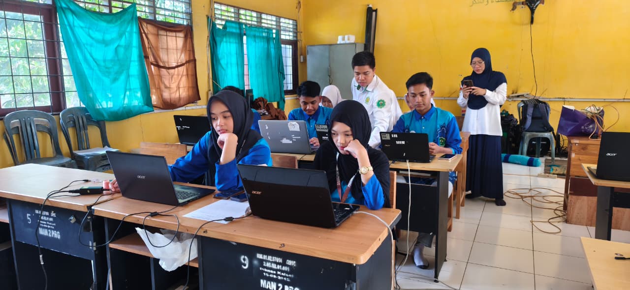 Siswa MAN 1 Balangan Ikuti Kompetisi Cambridge