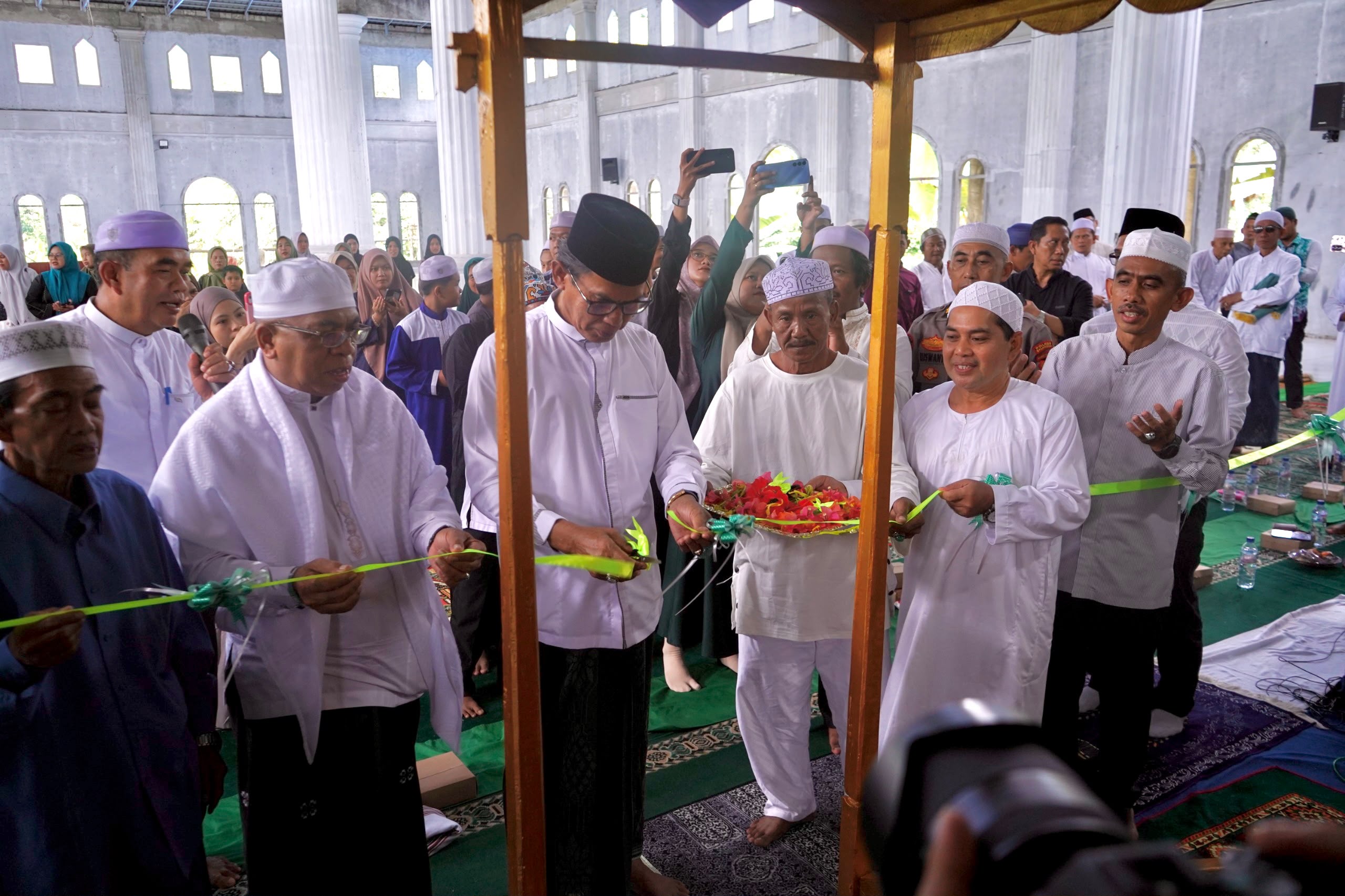 Wabup Balangan Ajak Masyarakat Makmurkan Masjid  Raudhatul Jannah