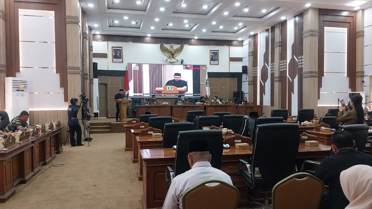 Fraksi-Fraksi DPRD Balangan Soroti Transparansi dan Optimalisasi PAD