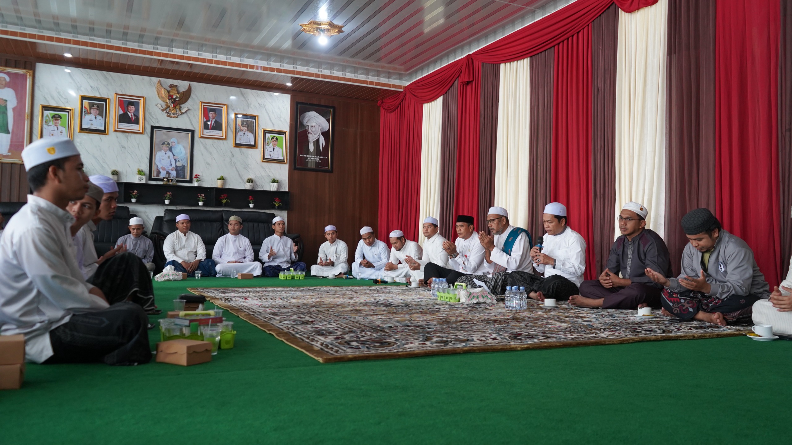 20 Santri Balangan Diberangkatkan ke Hadramaut untuk Perdalam Ilmu Agama